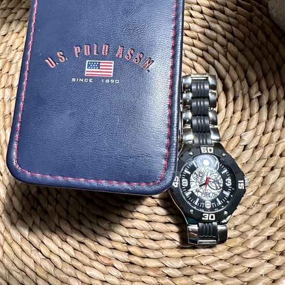 Watch - Picture 6 of 9